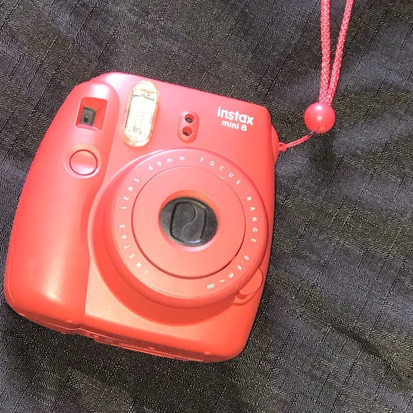 Fujifilm Instax Mini 8 Instant Camera Raspberry - Picture 2 of 5